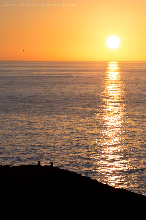 Puesta de sol en la cala de Mónsul, Parque natural del Cabo de Gata, Almería, Andalucía, España